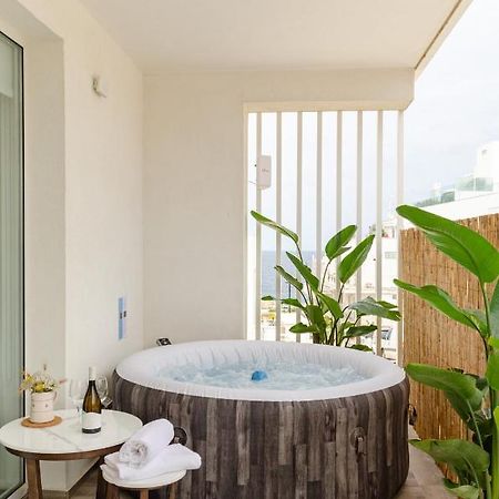 شقة بولينيانو آ ماري  في Apulialux Seaview Prestige Apt / Jacuzzi + Parking المظهر الخارجي الصورة
