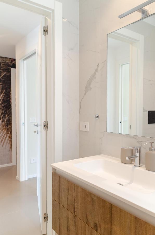 شقة بولينيانو آ ماري  في Apulialux Seaview Prestige Apt / Jacuzzi + Parking المظهر الخارجي الصورة