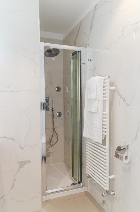 شقة بولينيانو آ ماري  في Apulialux Seaview Prestige Apt / Jacuzzi + Parking المظهر الخارجي الصورة